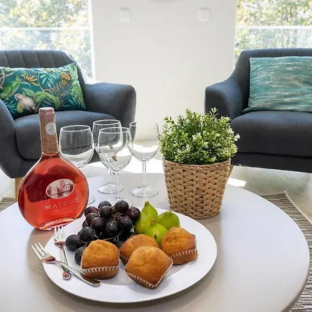 شقة Stylish In Liberdade With Parking By Lovelystay *