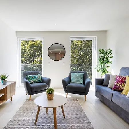 Modern & Stylish In Av. Da Liberdade By Lovelystay *