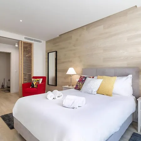 Modern & Stylish In Av. Da Liberdade By Lovelystay *
