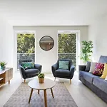 Modern & Stylish In Av. Da Liberdade By Lovelystay *